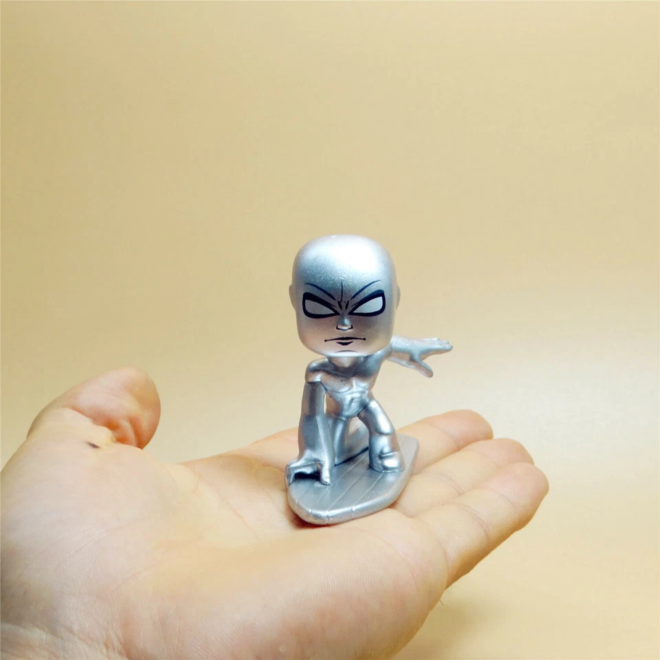 Figura de acción Funko Mystery Minis Fantastic Four Silver Surfer 2,5" Foto 3 de 4