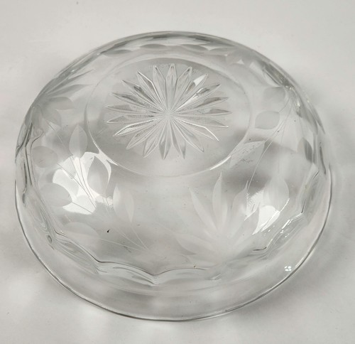 8" Clear Crystal Bowl - Picture 2 of 4