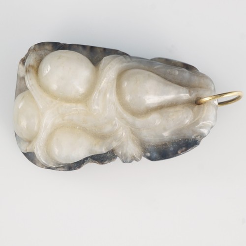 Chinese White and Black Jade Gourd Shape Toggle/Pendant Late Qing/Republic - Picture 4 of 7