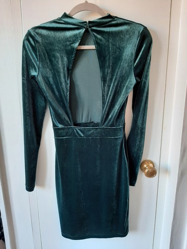 H&M Green Velvet Dress Size 10 Open Back Christmas Party Outfit Long Sleeve VGC - 第 3/6 張圖片