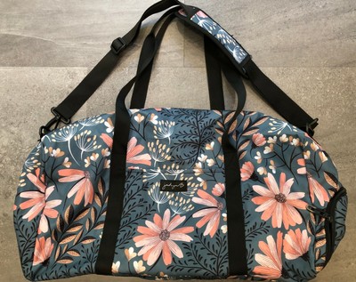 duffle bag with side pockets