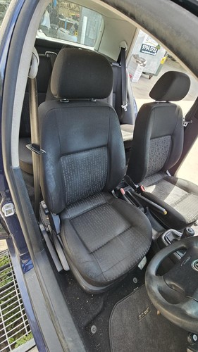 VOLKSWAGEN GOLF GEN 4 09/1998-06/2004 REAR COURTESY LIGHT - Picture 6 of 12