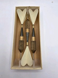 Vintage Dorwin Brass Darts Set - Made In England - 712 Medium -  White Flights