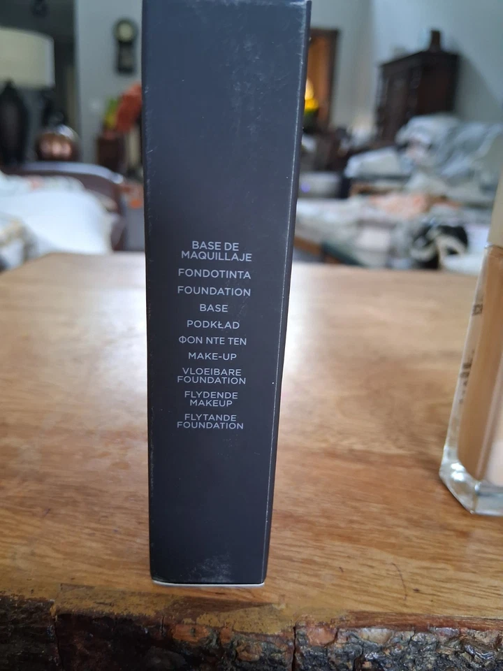 LAURA MERCIER Flawless Lumiere Radiance Perfecting Foundation 2W1.5 BISQUE - Image 2 of 4