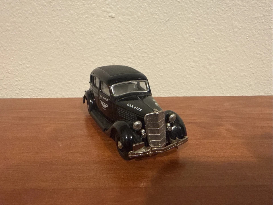 Литая модель автомобиля Rextoys, туристический седан Fordor 1935 ВМС США, масштаб 1:43 - Изображение 3 из 4