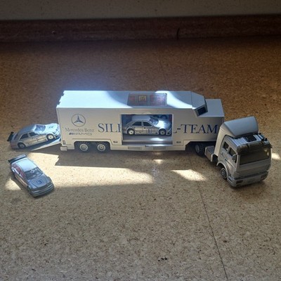 Welly Mercedes-Benz AMG Silver Team Spielzeug-Lkw mit Anhänger & 3 Modellautos