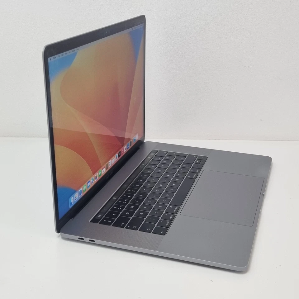 Apple MacBook Pro 15 Intel i7 16GB RAM 256GB Radeon Pro 555 Touch/Mid-2017 A1707 - Image 3 of 4