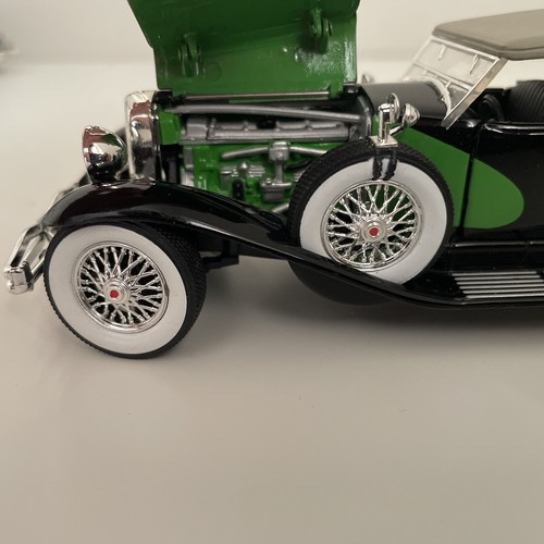 1934 Duesenberg Black and Green 1/32 Diecast Model Car by Signature Models - Picture 10 of 10