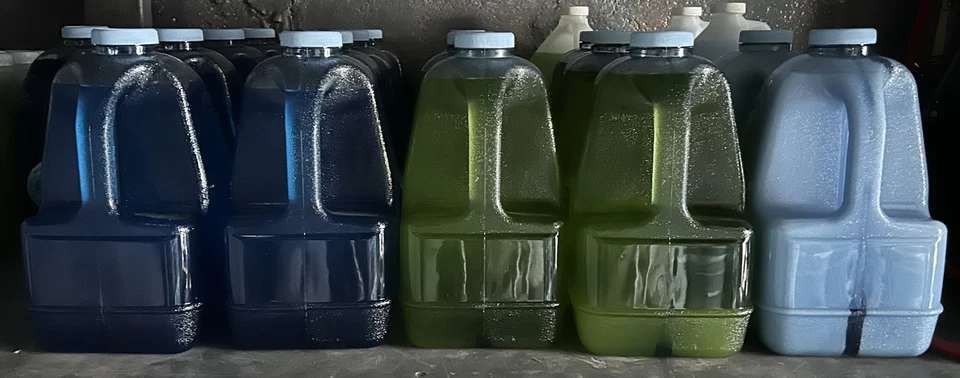 LÍQUIDO DETERGENTE PARA ROPA 5 GALONES Foto 2 de 4