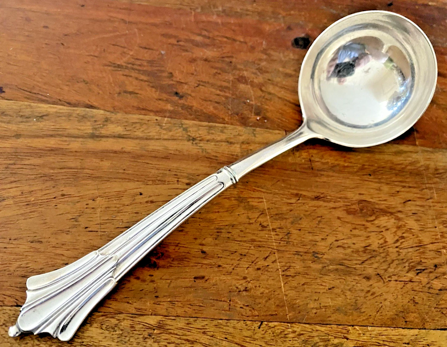 Antique Maxfield & Sons Silver Plated "Albany" Gravy or Sauce Ladles - 19cm Long
Opens in a new wind