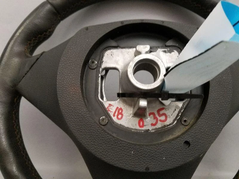 Volante BMW M5 2006-2007 negro equipamiento tecnológico M Foto 4 de 4