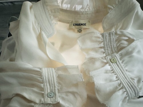 Blusa L’AGENCE Marfil Talla Med Volantes Cuello Puños Abotonados Elastizada Seda - Imagen 6 de 9