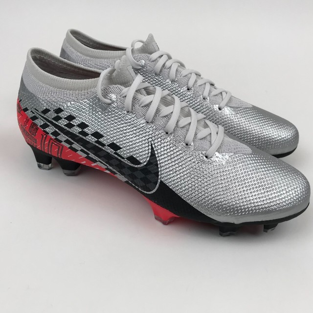mens size 7 soccer cleats