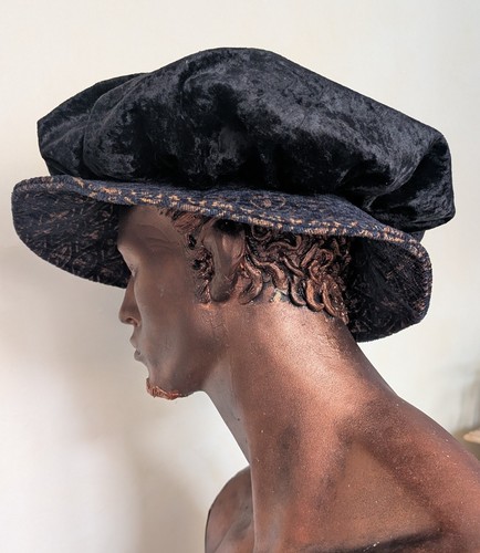 Custom-made Renaissance hat In Velvet - cosplay/LARP/reenactment - Picture 2 of 9