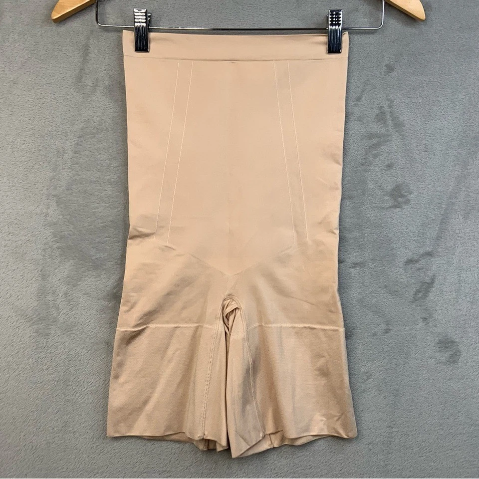 Ropa interior de compresión para mujer SPANX en beige. Talla mediana. Foto 4 de 4