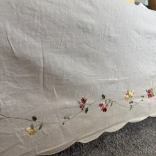 Bed Skirt; Full Sized Bed; Matrimonial Beige Floral Lace Appliqu 