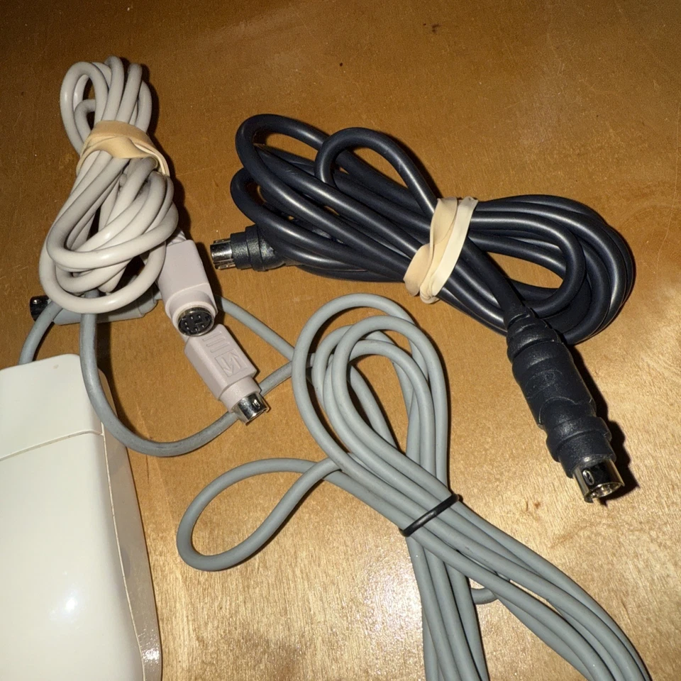 Computer Mice Mouse HP, Microsoft, PS/2 style Cables Adapters Mixed Good Lot - Image 4 of 4