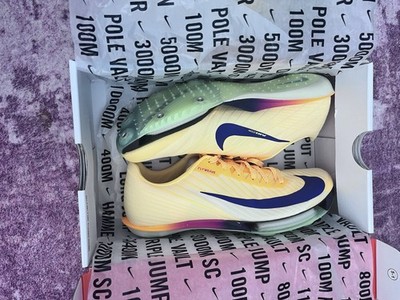 Nike Maxfly 2 Men's Low Top Lace-Up Spike Athletic Sneaker Yellow/Blue