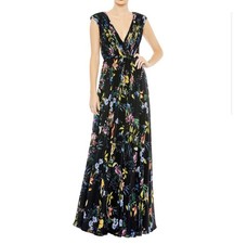 MAC DUGGAL IEENA PLEATED BLACK FLORAL V-NECK CAP SLEEVE A LINE GOWN. EUC. SZ 14