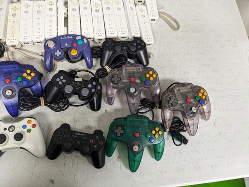 Lot of Various Controllers (For Parts/Repairs) - Picture 12 of 15