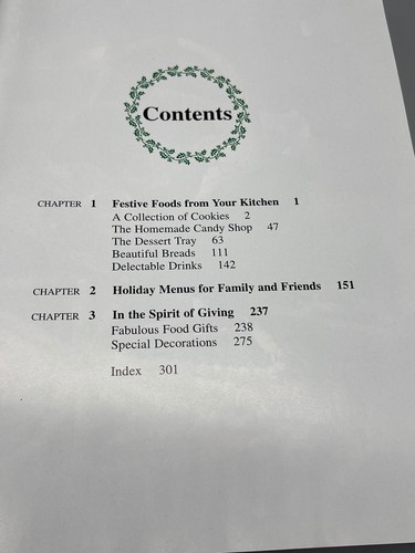 Betty Crocker New Christmas cookBook copyright 1993 General Mills, Inc. READ - Bild 6 von 6