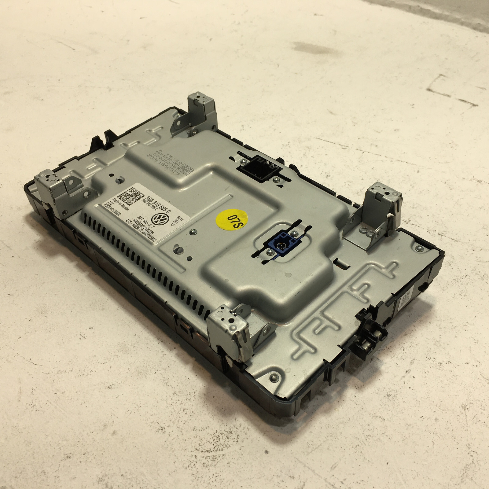 2018 - 2023 VOLKSWAGEN ATLAS DASH RADIO MEDIA DISPLAY SCREEN MONITOR OEM