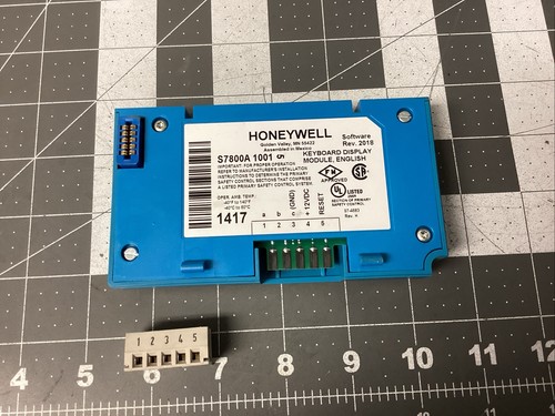 Honeywell S7800A 1001 Keyboard Display Burner Control Keypad (LPW68Z) - Picture 3 of 5