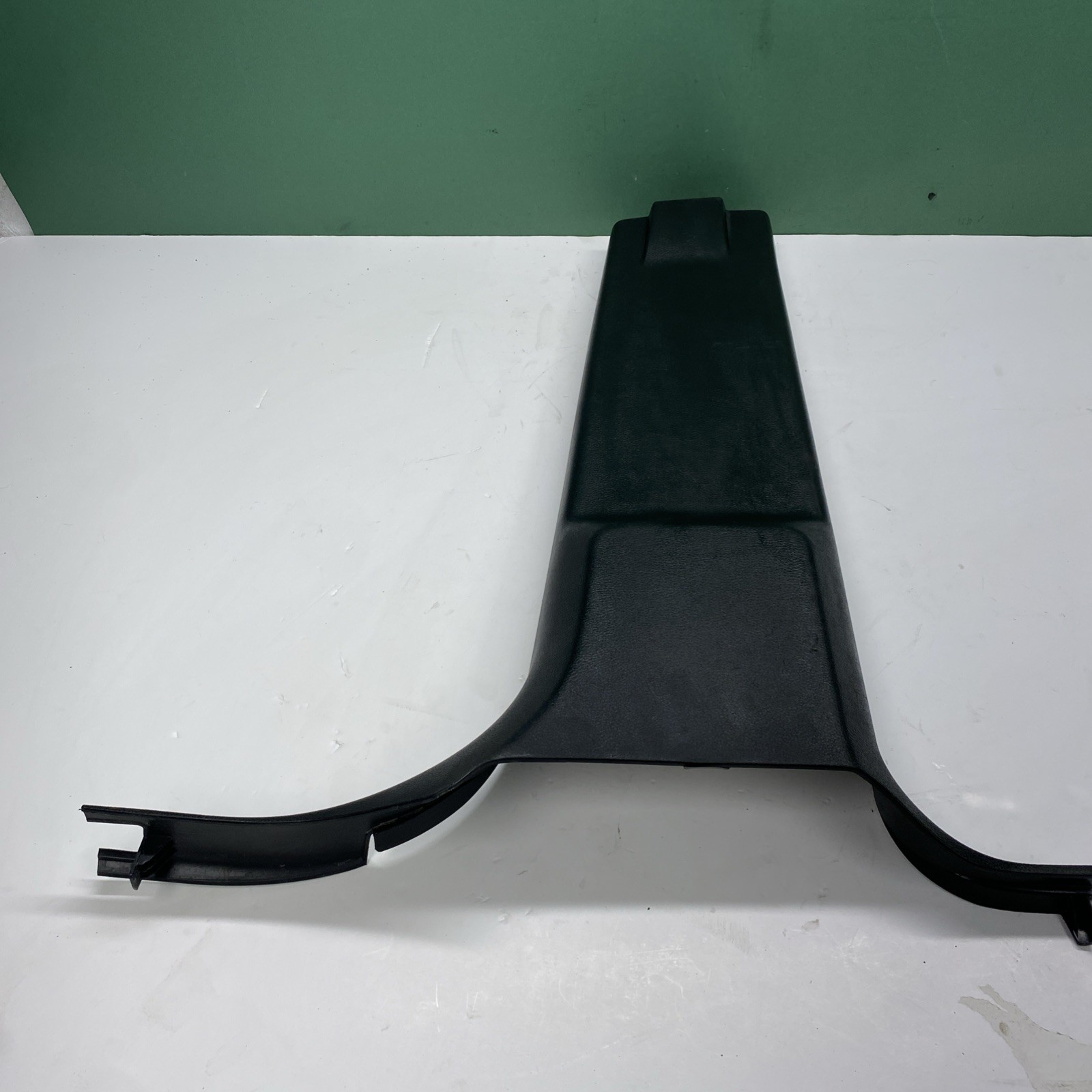 2009-2017 Dodge Ram 1500 2500 Passenger Right Lower Center B Pillar Trim Panel