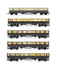 HORNBY 'OO' GAUGE RAKE OF 5 GWR CHOC/CREAM ASSORTED COACHES