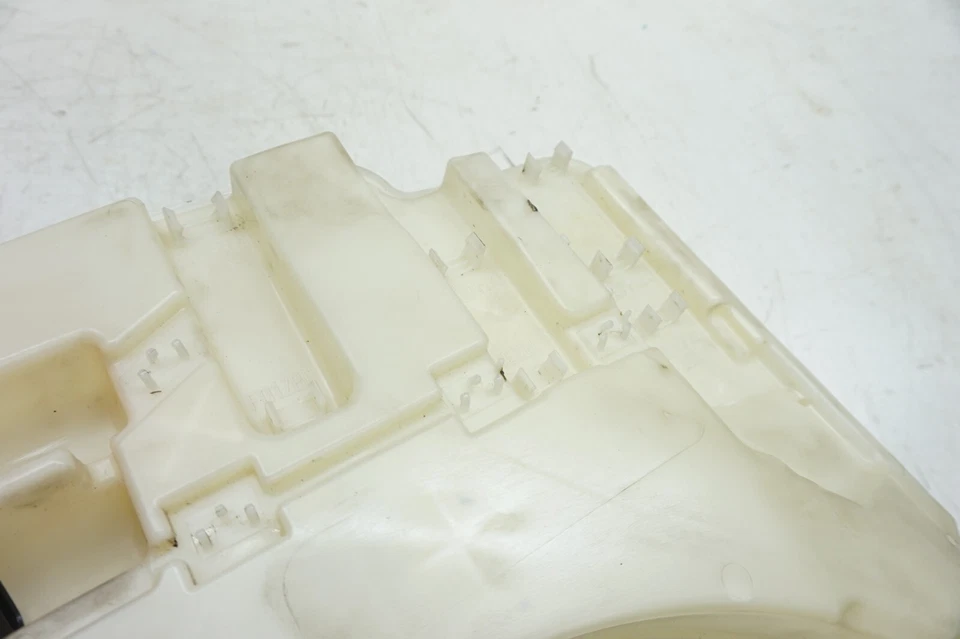 Reservatório de fluido para lavadora de para-brisa BMW M6 F12 2013-2018 8050439 - Imagem 4 de 4