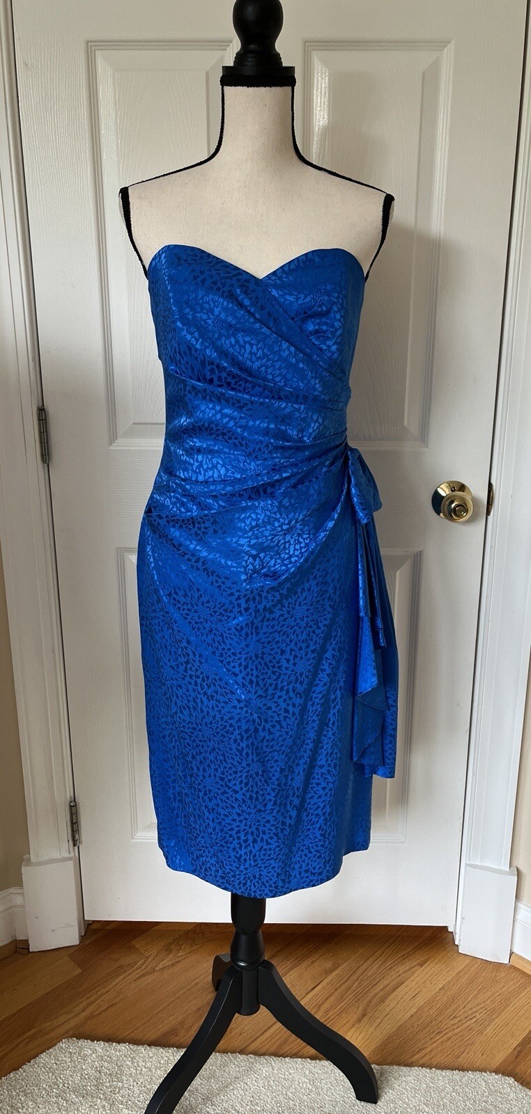 Picture 1 of 12