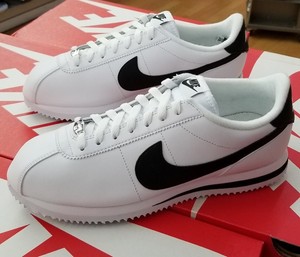nike cortez blanco negro