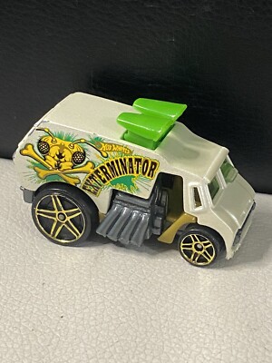 2004 Hot Wheels Cool One HW Exterminator Insectirides White