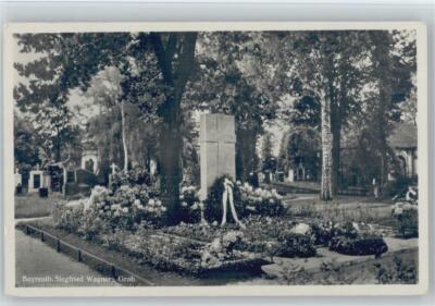 12041850 - Bayreuth Wagner's grave photo postcard Wagner, R. 1935