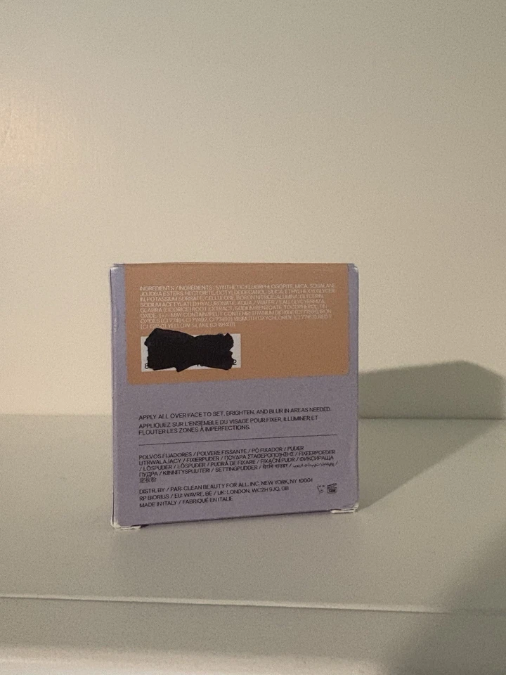 Saie Slip Tint Undetectable Baked Setting Powder, Translucent 3. New In Box. - Image 4 of 4