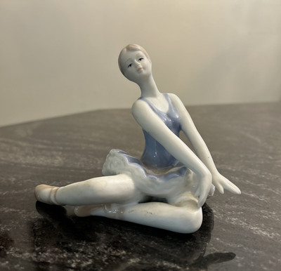 Vintage 2000 Ballerina Fine Porcelain Figurine 4.5'' Tall Collectible By Kalique