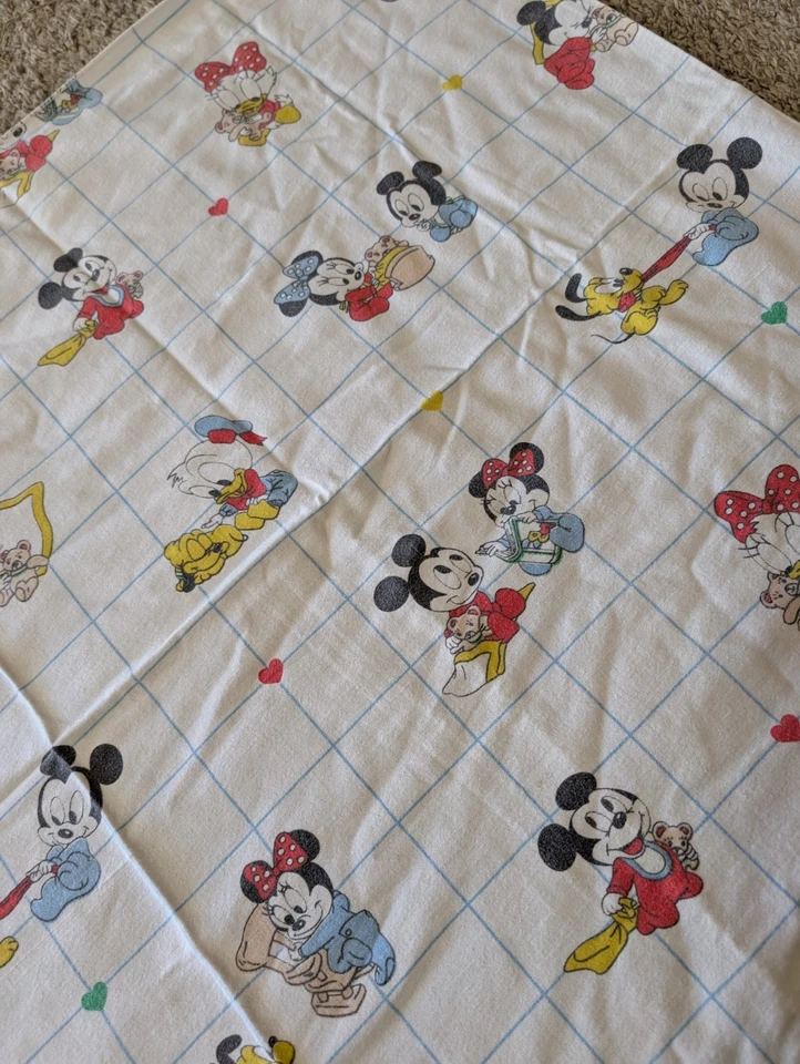 Vtg Dundee Disney Babies Flannel Receiving Blanket Hearts Mickey And Friends 84 - Image 3 of 3