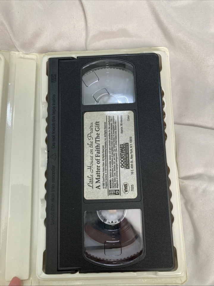 Little House On The Prairie VHS A Matter Of Faith And The Gift - Imagem 3 de 3