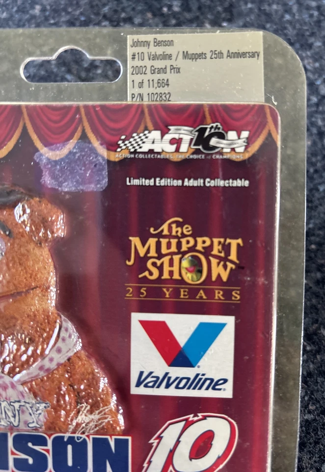 De colección NASCAR #10 Johnny Benson Valvoline Muppets 25 Aniversario 1:64 Diecast Foto 2 de 4