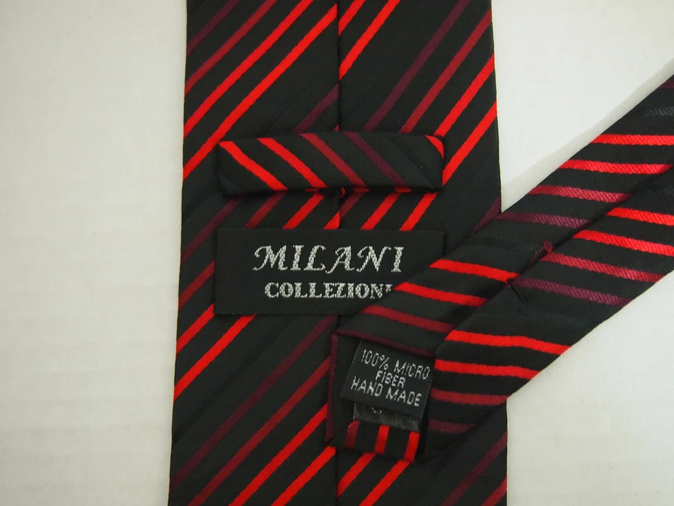 Corbata Milani Collezioni para hombre negra roja a rayas microfibra 61" de largo Foto 3 de 4