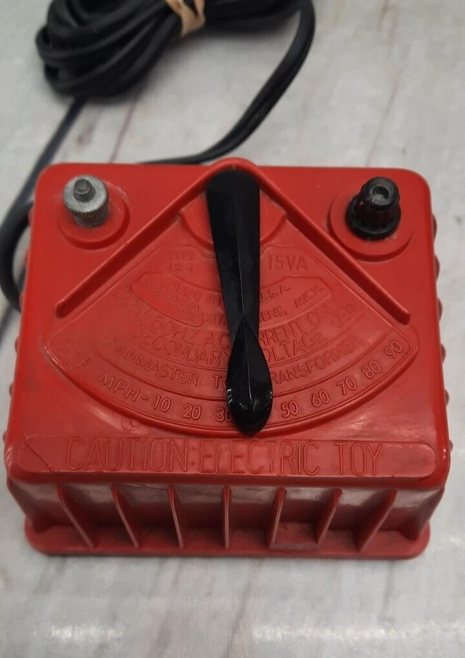 Lionel 4851 RED Transformer 7-15 VAC Secondary Voltage USA Made - Image 2 of 4
