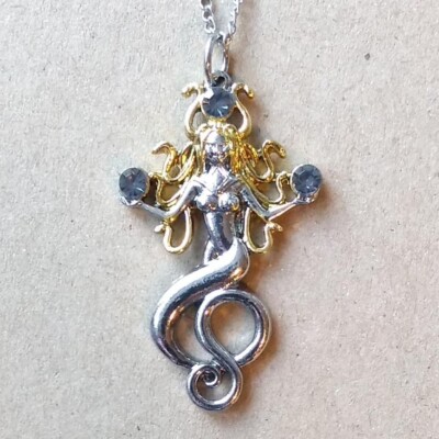 Gorgon Serpent Medusa Amulet Pendant Necklace For Feminine Wile