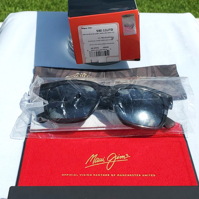 **NEW** Maui Jim ''MONGOOSE'' 540-11UTD Shiny Tanslucent Grey Frames/ Grey Lenses!