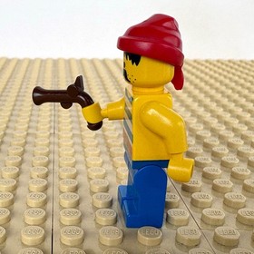 LEGO Pirates 1: Blue Stripe Pirate PISTOL  pi021, 6285 BLACK SEAS BARRACUDA 1989