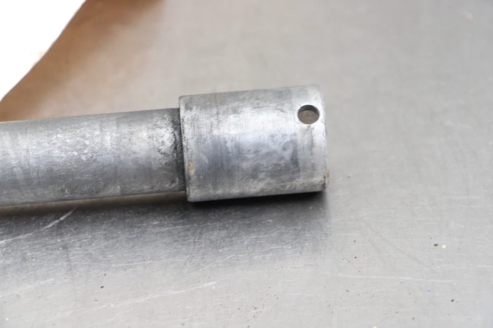 02-03 HONDA CBR954RR 954RR FRONT WHEEL RIM AXLE PIVOT BOLT — 第 2/4 张图片