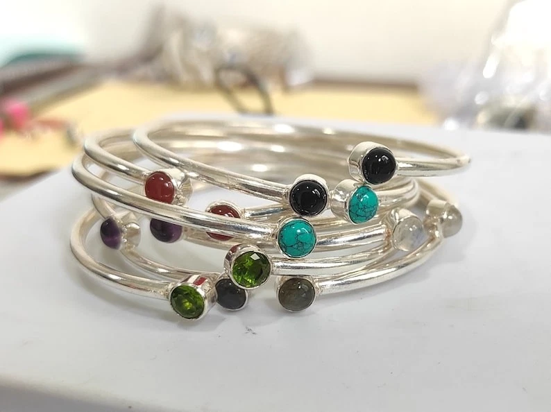 Pulseira ajustável de prata esterlina 925 feita à mão com punho de pedra preciosa - Imagem 3 de 4