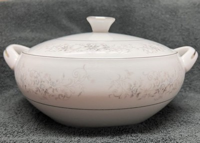 Camelot China Carrousel Covered Serving Dish Casserole Platinum Flowers Rim 1315