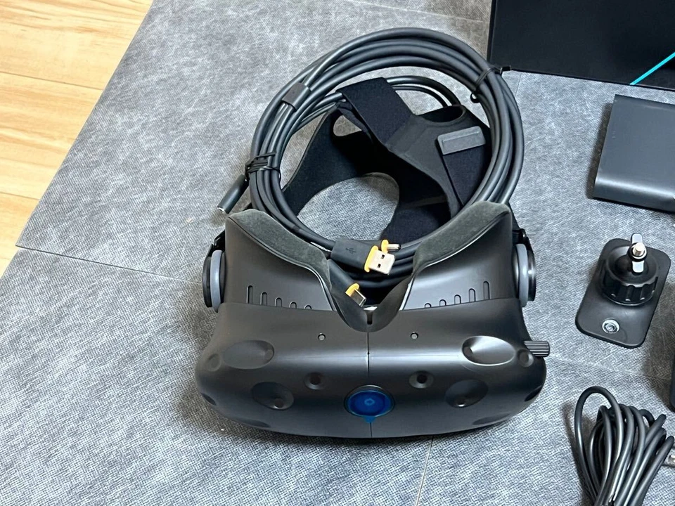 HTC Vive Full Kit W/Controllers Cables Original Box EXCELLENT Operation Checked - Image 3 of 4