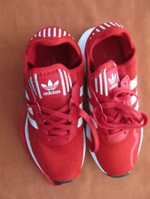 Adidas swift run Xj FY2152 womens Size 5