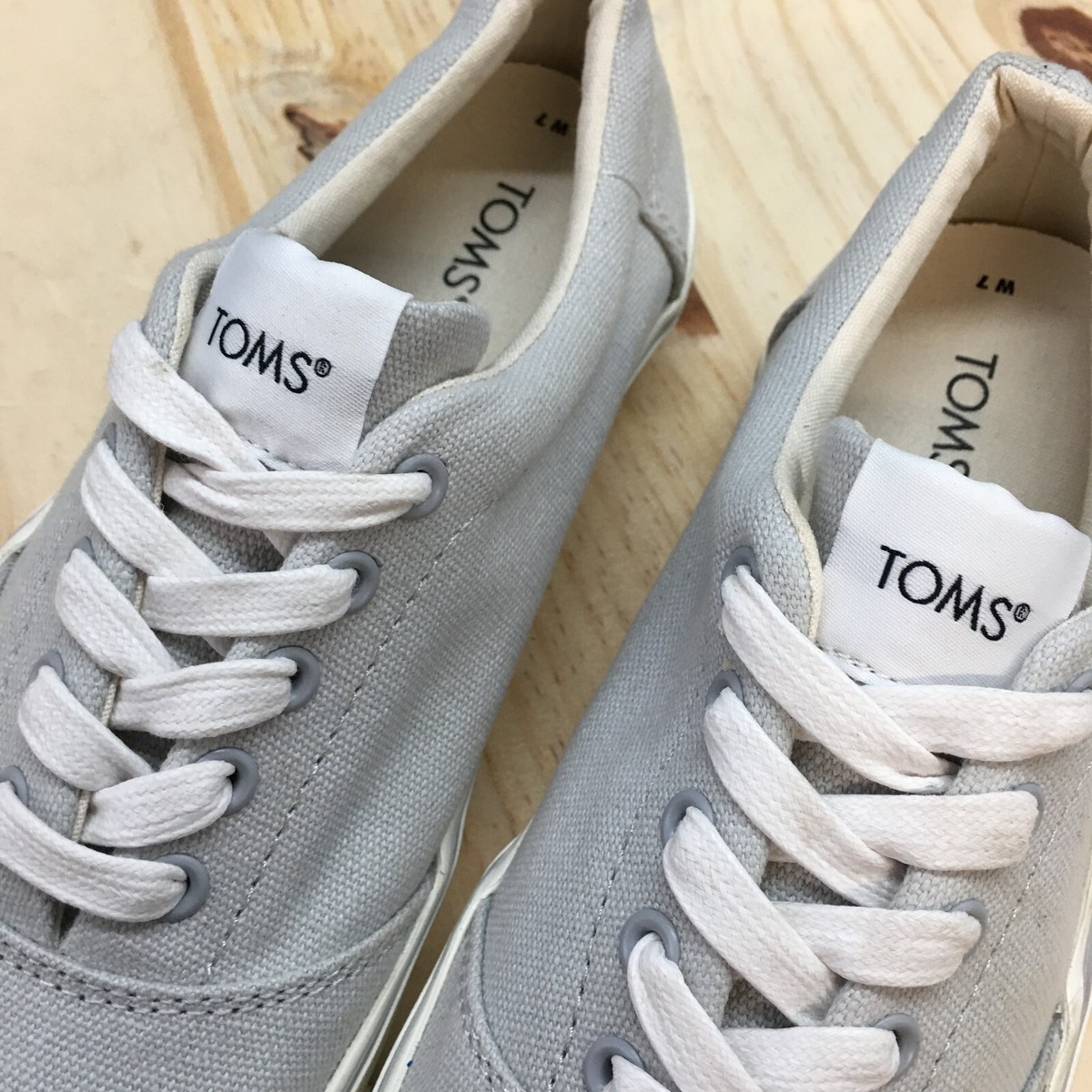 Toms Shoes Womens 7 Fenix Casual Sneakers Gray Canvas Lace Up